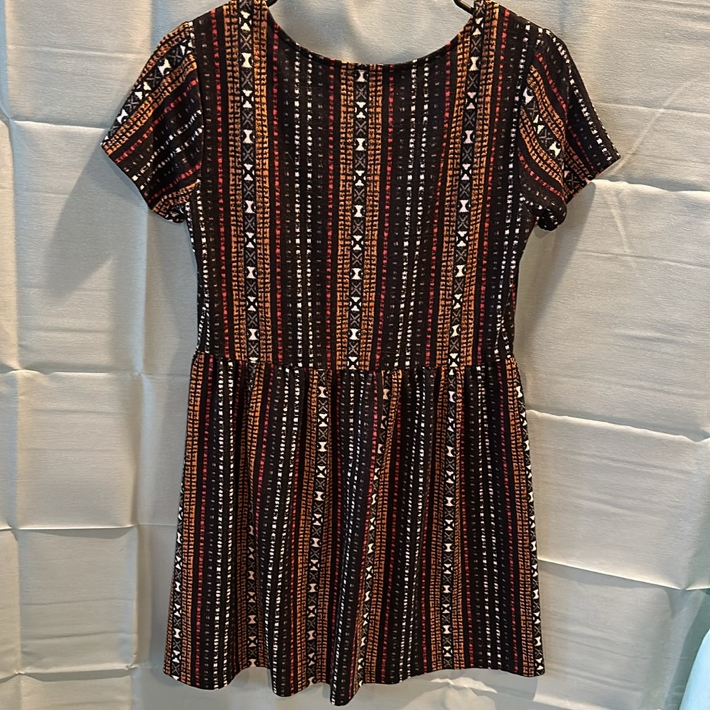 Forever 21 multi colored print, short sleeve pullover dress, size small - Picture 3 of 3